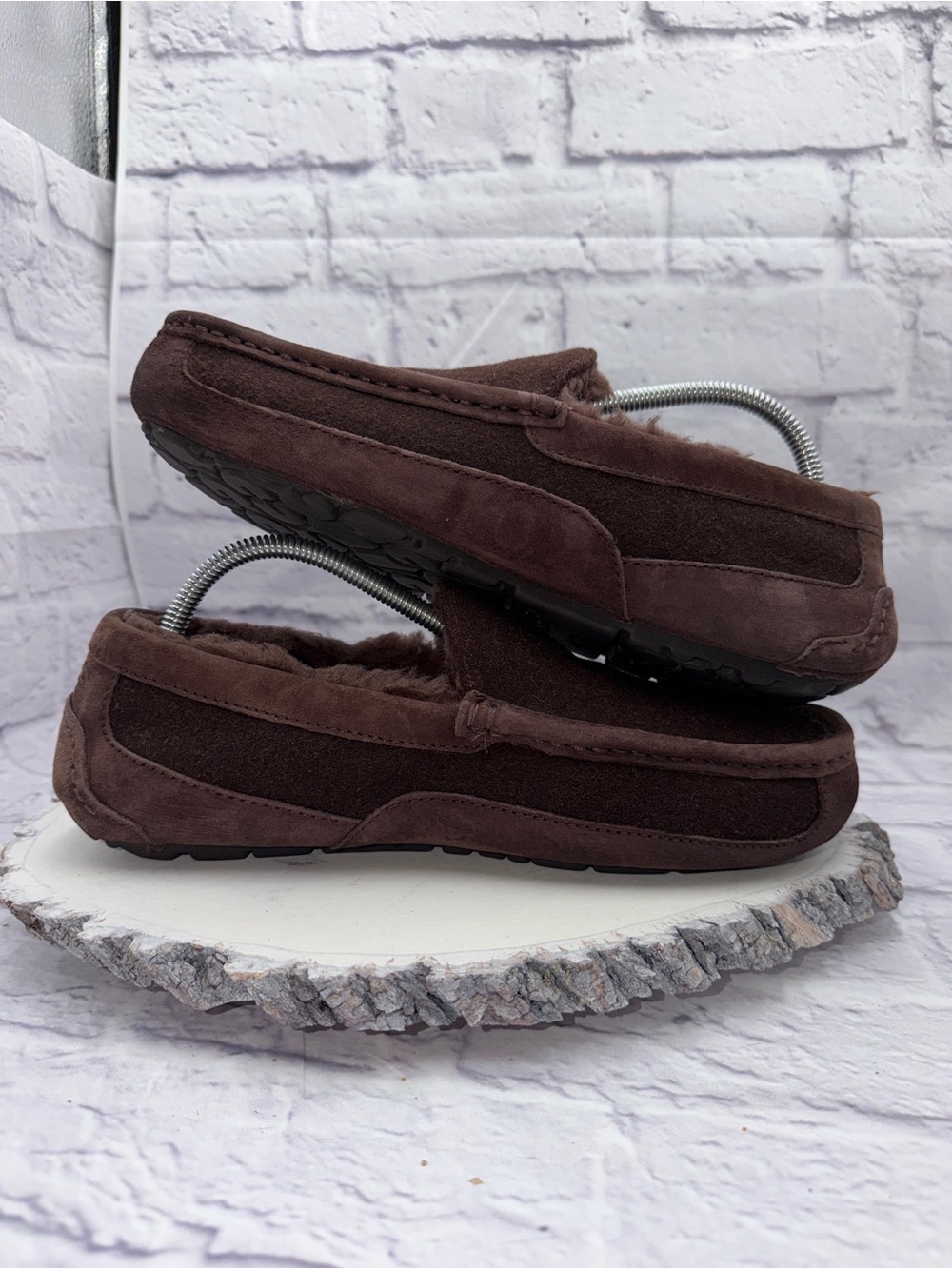 UGG Ascot Mens Espresso Brown Suede Moccasin Slippers Size 8 Sheepskin Lined - Picture 8 of 10